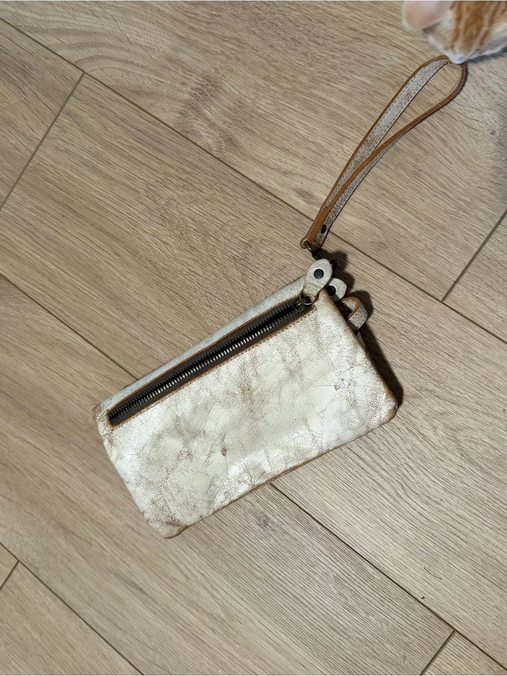 Bed Stu White Leather Wristlet with Tan Strap and Rustic Patina